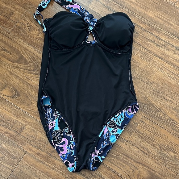 Loft Beach Floral Asymmetrical Bandeau Swimsuit - Picture 11 of 11